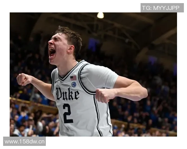 弗拉格手感欠佳全场14投仅中5三分球更是失准无一命中贡献12分7篮板