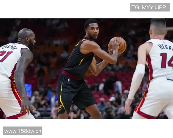 莫布里表现亮眼进攻提升18投8中三分4中8贡献22分外加8篮板3助攻3抢断