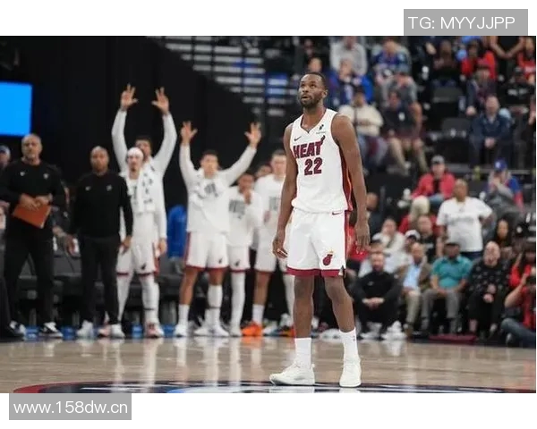 戴维恩米切尔称赞维金斯攻防兼备展现出色领导力与统治力