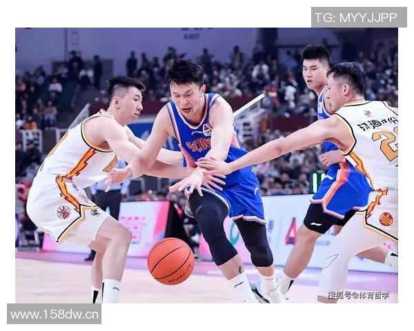 四川教练组集体罢工球员自发训练并将于周五前往青岛体测