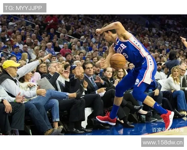 萨城对决库里拉文三分雨下19分4板2助1断展现全能表现